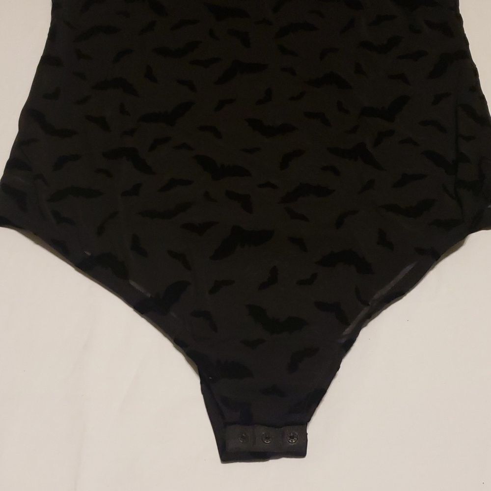 Torrid 2X Black Bat Velvet & Mesh V Neck Bodysuit - Picture 6 of 11